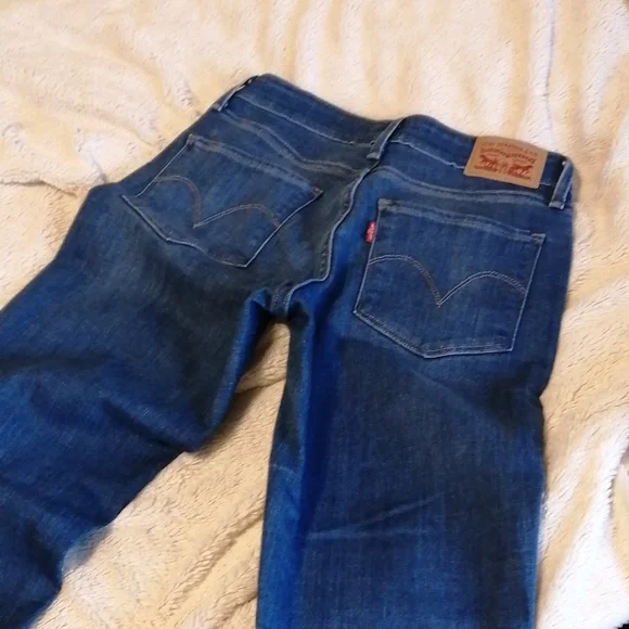 Embroidered Levi's - Picture 4 of 6